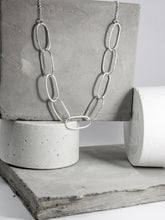 Load image into Gallery viewer, Mavia Necklace