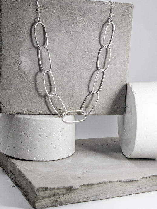 Mavia Necklace